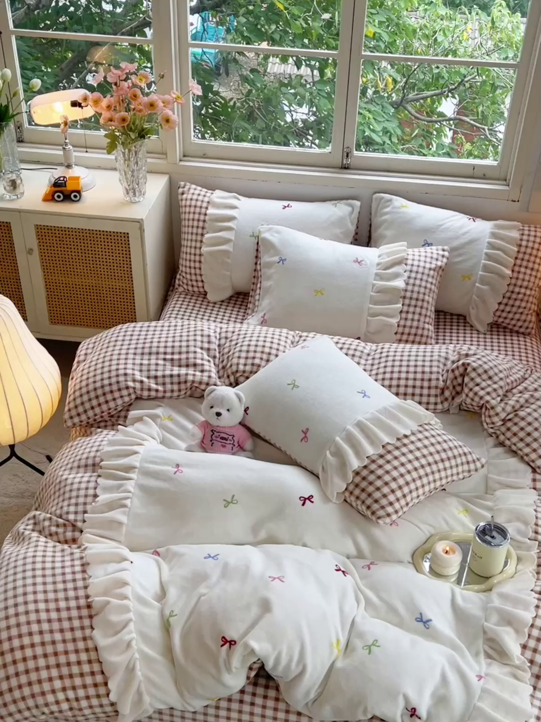 91家纺网 家纺一手货源 找家纺 炫拼家纺 2025新款亲肤舒适韩版高克重牛奶绒花边四件套-奶盐 奶盐-柚见