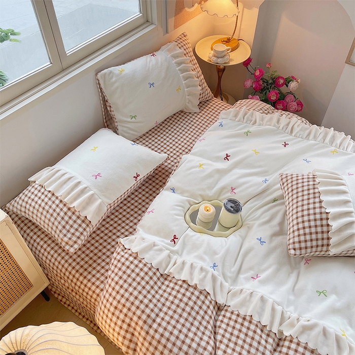 91家纺网 家纺一手货源 找家纺 炫拼家纺 2025新款亲肤舒适韩版高克重牛奶绒花边四件套-奶盐 奶盐-柚见