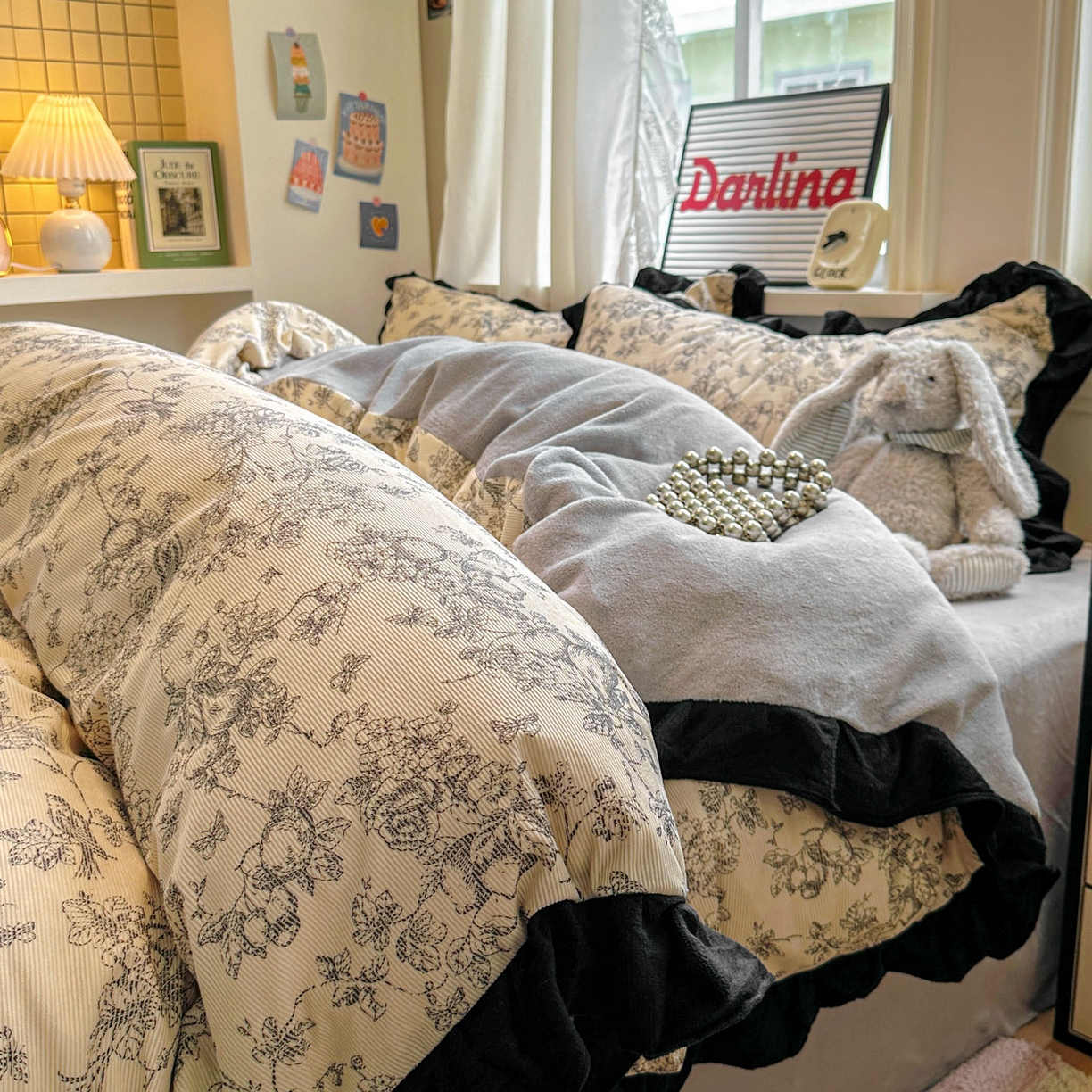 91家纺网 家纺一手货源 找家纺 （总）老K（美阁）新款婚庆大红磨毛印花四件套-大版花床裙款