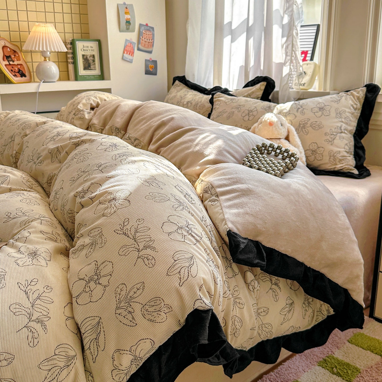 91家纺网 家纺一手货源 找家纺 （总）老K (原美阁） 2025新款轻法式赫本风灯芯绒牛奶绒四件套提花立体韩版花边复古牛奶绒三件套