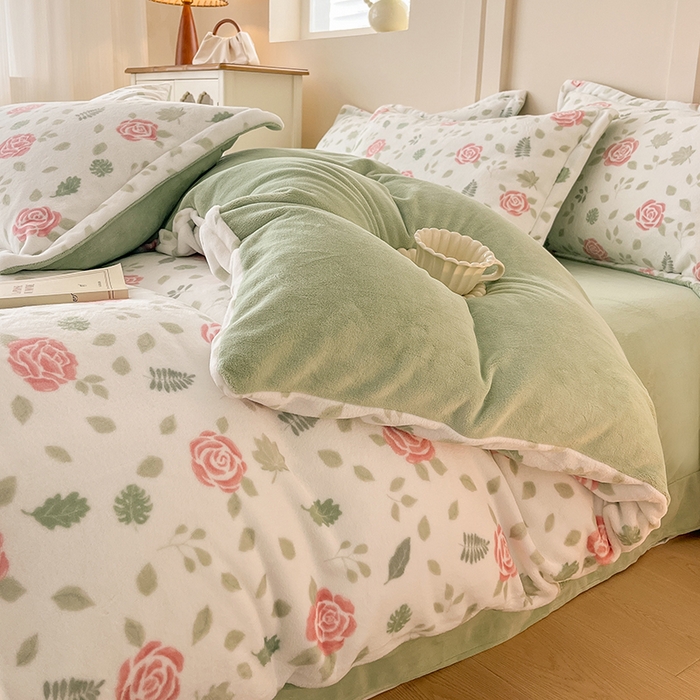 91家纺网 家纺一手货源 找家纺 金盛纺 2025新款高克重牛奶绒印花系列四件套(可定制) 玫瑰花园