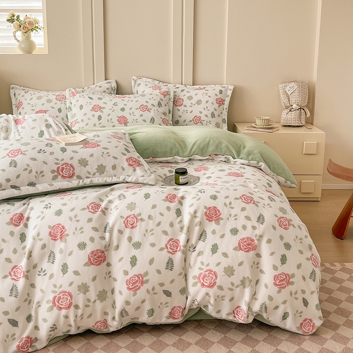 91家纺网 家纺一手货源 找家纺 金盛纺 2025新款高克重牛奶绒印花系列四件套(可定制) 玫瑰花园