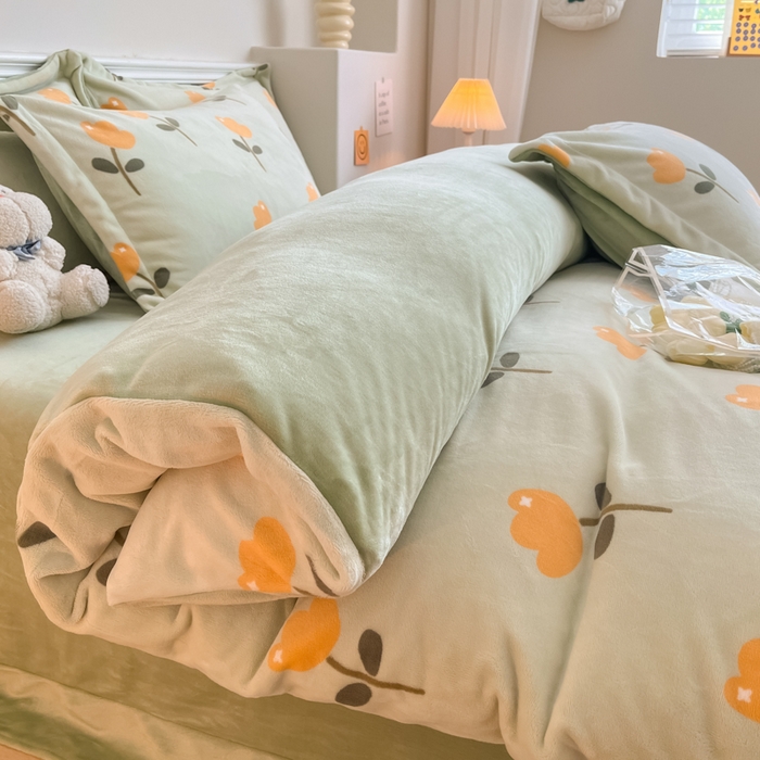 91家纺网 家纺一手货源 找家纺 金盛纺 2025新款高克重牛奶绒印花系列四件套(可定制) 花仙子