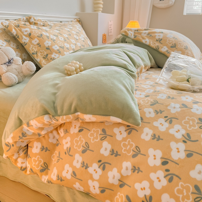 91家纺网 家纺一手货源 找家纺 金盛纺 2025新款高克重牛奶绒印花系列四件套(可定制) 丽人花都