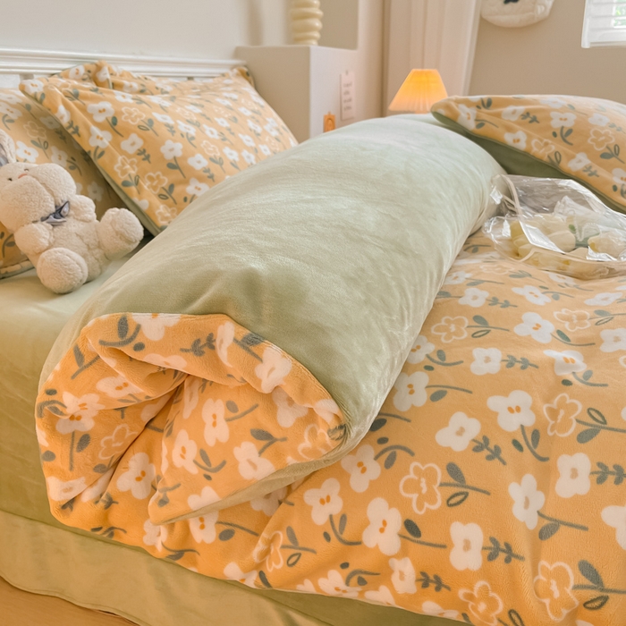 91家纺网 家纺一手货源 找家纺 金盛纺 2025新款高克重牛奶绒印花系列四件套(可定制) 丽人花都