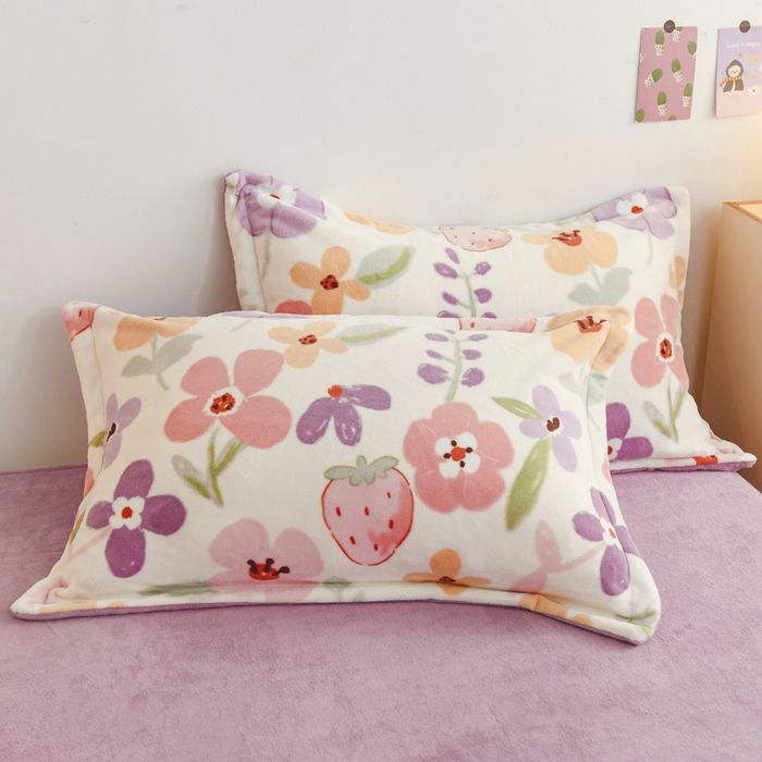 91家纺网 家纺一手货源 找家纺 金盛纺 2025新款高克重牛奶绒印花系列四件套(可定制) 花香伊人