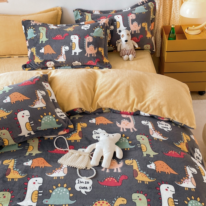 91家纺网 家纺一手货源 找家纺 金盛纺 2025新款高克重牛奶绒印花系列四件套(可定制) 恐龙王国