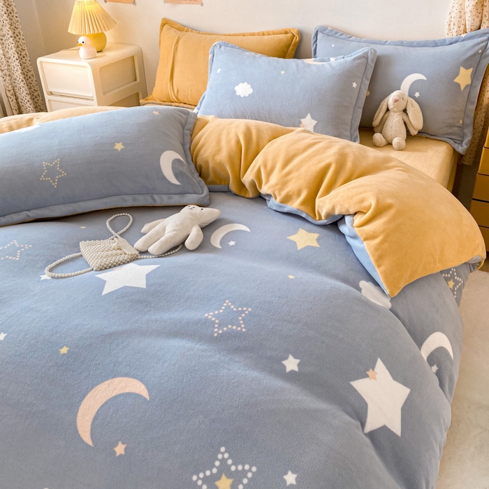 91家纺网 家纺一手货源 找家纺 金盛纺 2025新款高克重牛奶绒印花系列四件套(可定制) 梦幻星空（蓝）