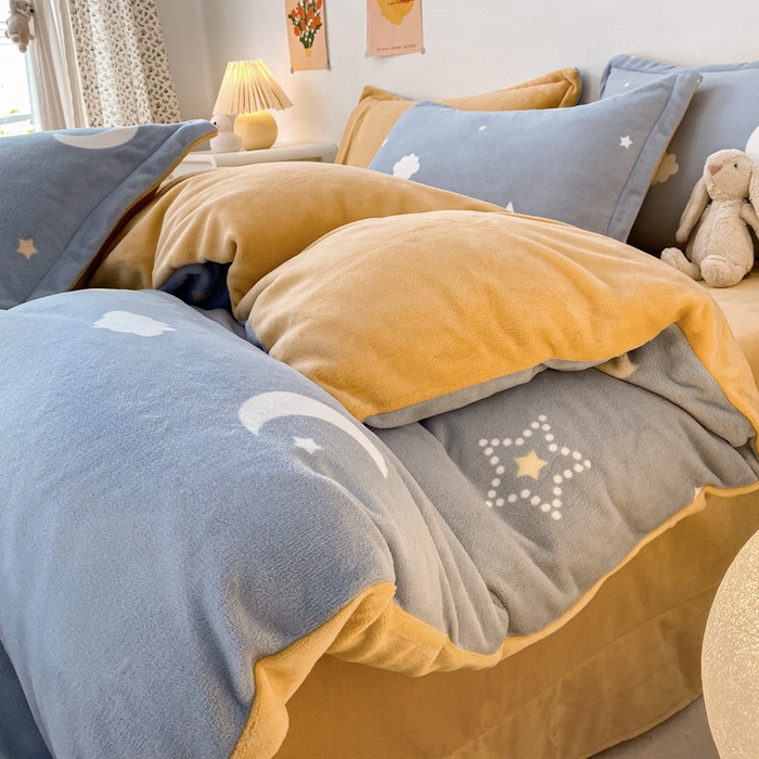 91家纺网 家纺一手货源 找家纺 金盛纺 2025新款高克重牛奶绒印花系列四件套(可定制) 梦幻星空（蓝）