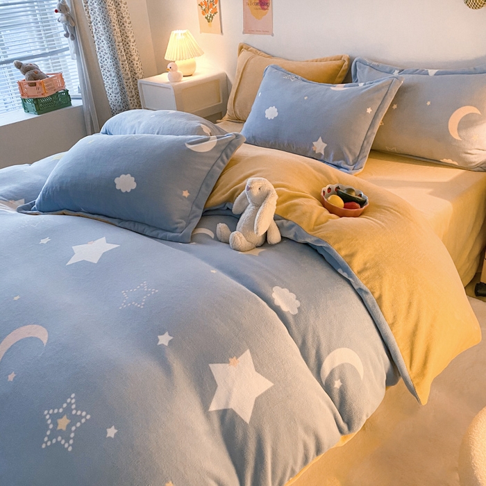 91家纺网 家纺一手货源 找家纺 金盛纺 2025新款高克重牛奶绒印花系列四件套(可定制) 梦幻星空（蓝）