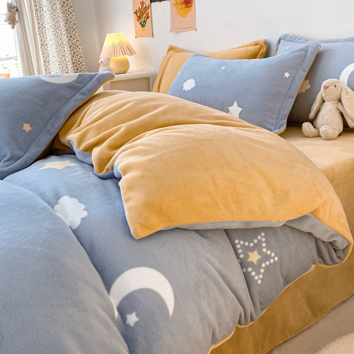 91家纺网 家纺一手货源 找家纺 金盛纺 2025新款高克重牛奶绒印花系列四件套(可定制) 梦幻星空（蓝）