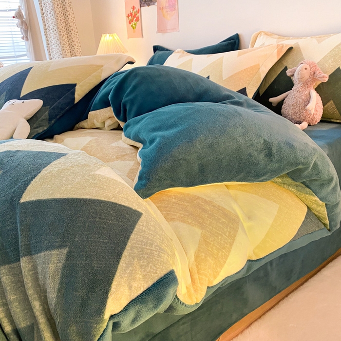 91家纺网 家纺一手货源 找家纺 金盛纺 2025新款高克重牛奶绒印花系列四件套(可定制) 梦境（绿）