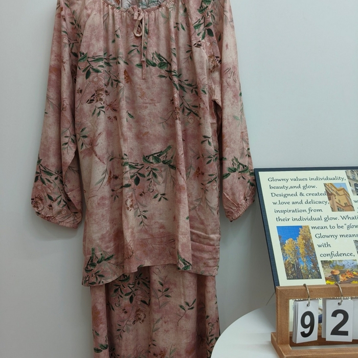 妍景家居生活馆 2025新款亲肤舒适绵绸套装 扎染粉