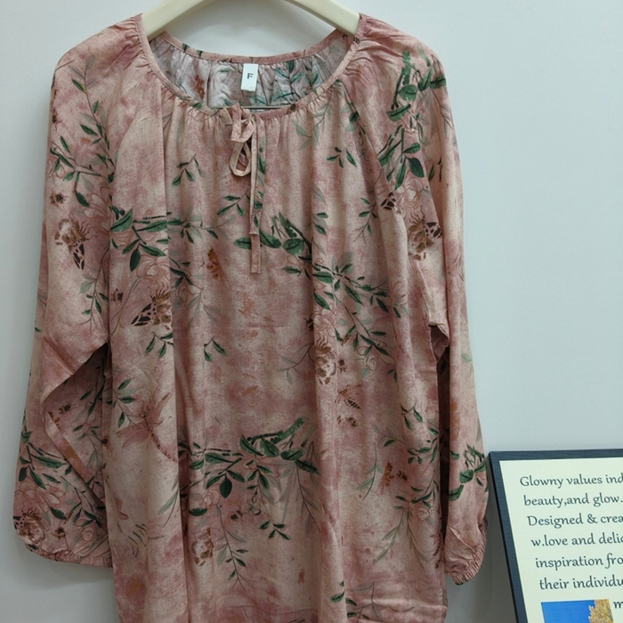 91家纺网 家纺一手货源 找家纺 妍景家居生活馆 2025新款亲肤舒适绵绸套装 扎染粉