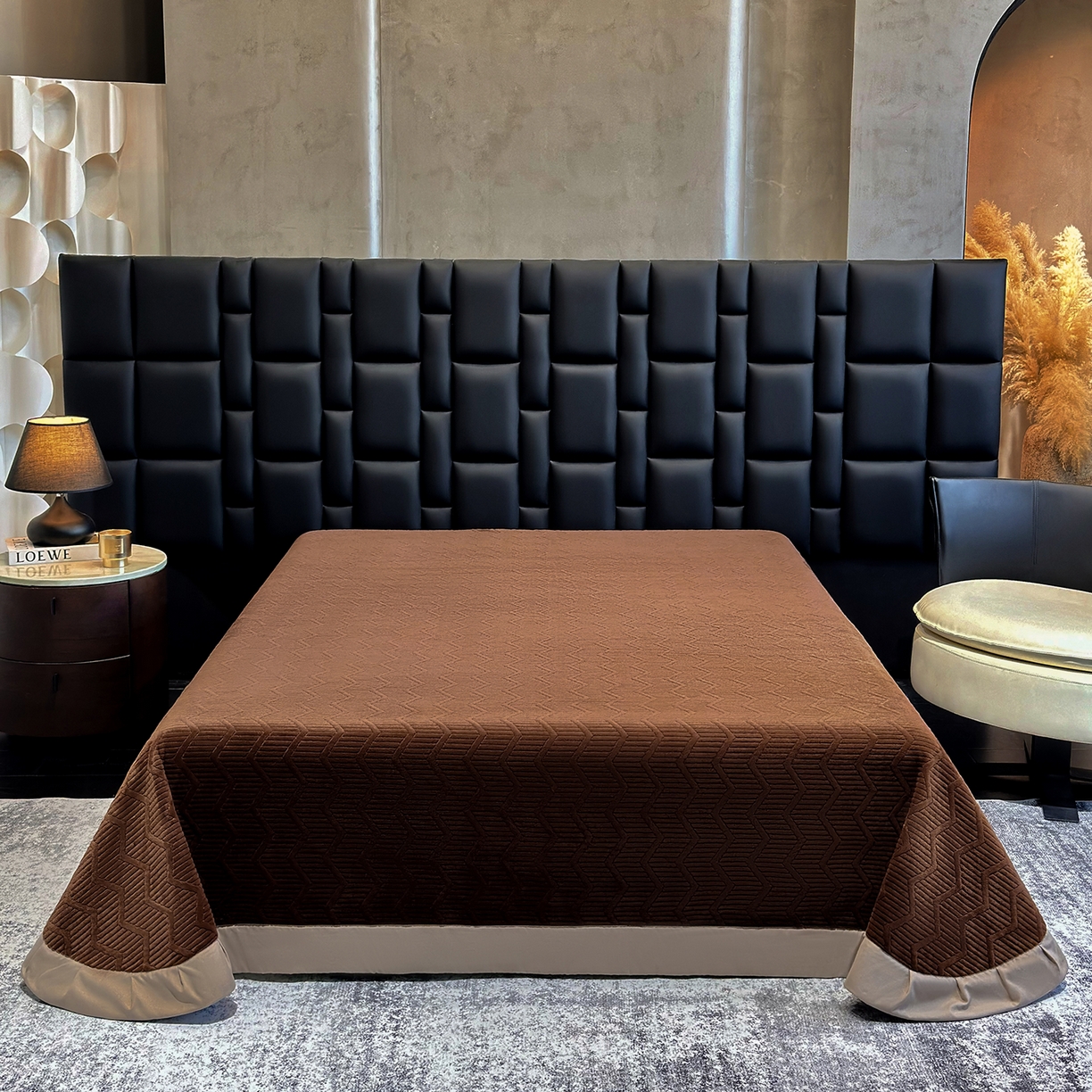 91家纺网 家纺一手货源 找家纺 新方向 2025新款240克全消光A类数码印花牛奶绒四件套床盖款-情怀 情怀-咖啡