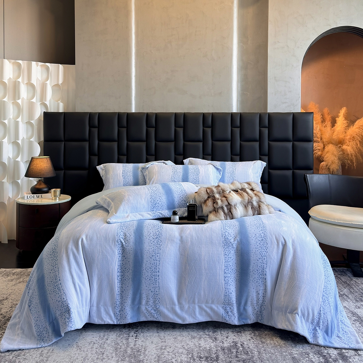 91家纺网 家纺一手货源 找家纺 新方向 2025新款240克全消光A类数码印花牛奶绒四件套床盖款-情怀 情怀-星月蓝