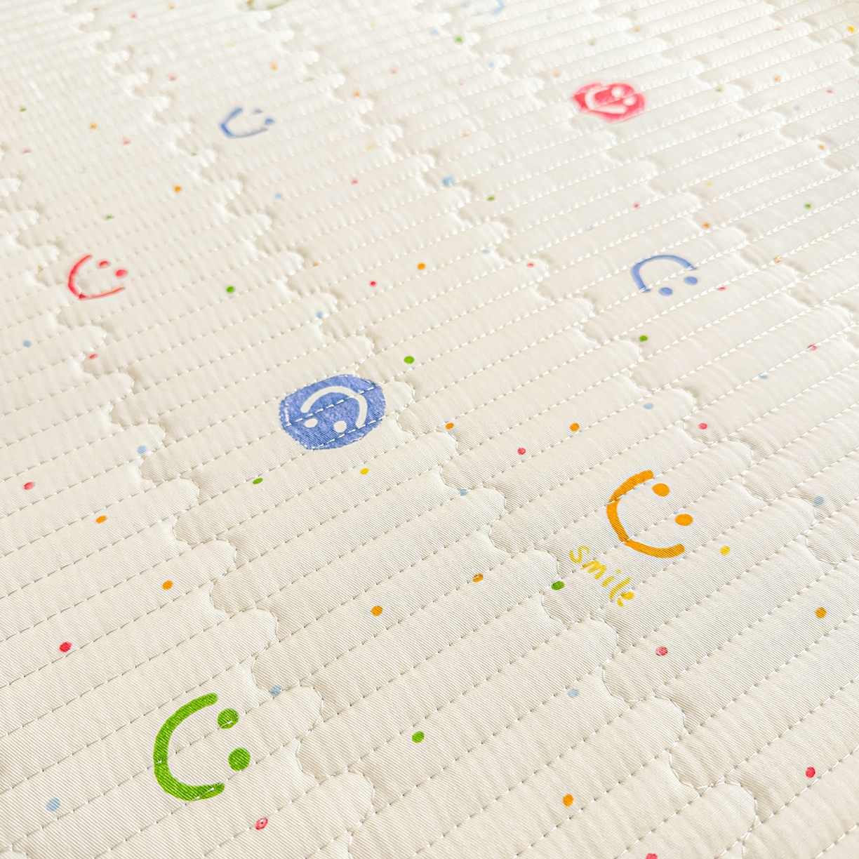 91家纺网 家纺一手货源 找家纺 橘夏家纺 2025新款A全棉B宝宝绒版双面多功能夹棉加厚床盖炕盖三件套学生婴儿床垫盖毯褥子四季通用（含买家秀） 多彩笑脸