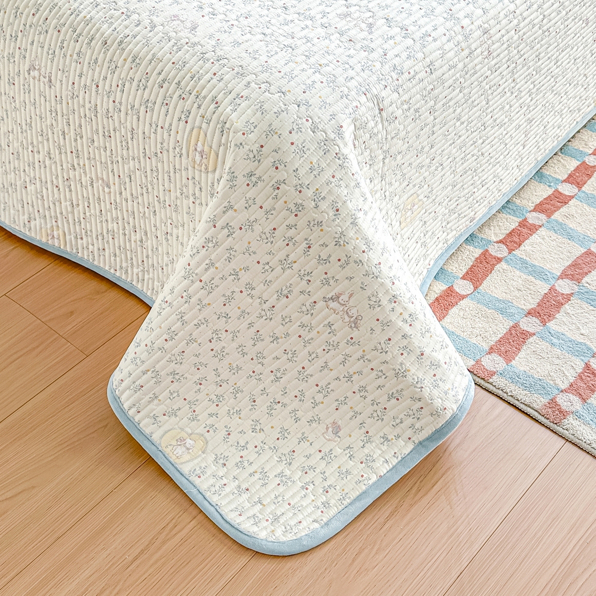 91家纺网 家纺一手货源 找家纺 橘夏家纺 2025新款A全棉B宝宝绒版双面多功能夹棉加厚床盖炕盖三件套学生婴儿床垫盖毯褥子四季通用（含买家秀） 蓝心兔