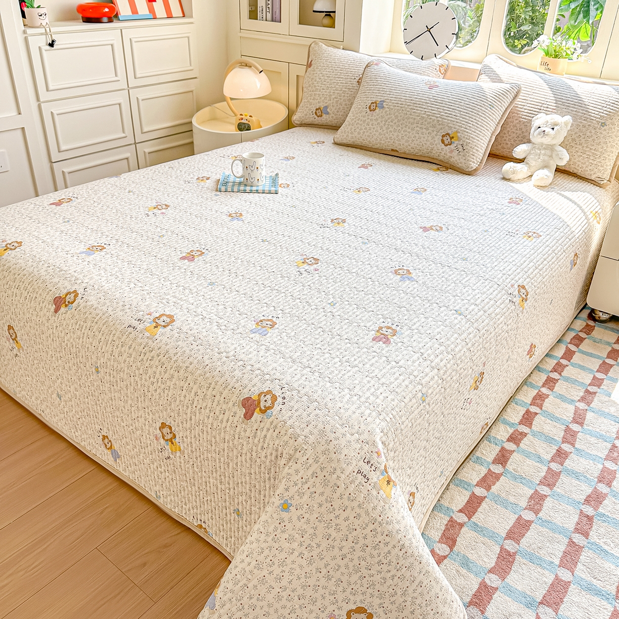 91家纺网 家纺一手货源 找家纺 橘夏家纺 2025新款A全棉B宝宝绒版双面多功能夹棉加厚床盖炕盖三件套学生婴儿床垫盖毯褥子四季通用（含买家秀） 萌萌狮