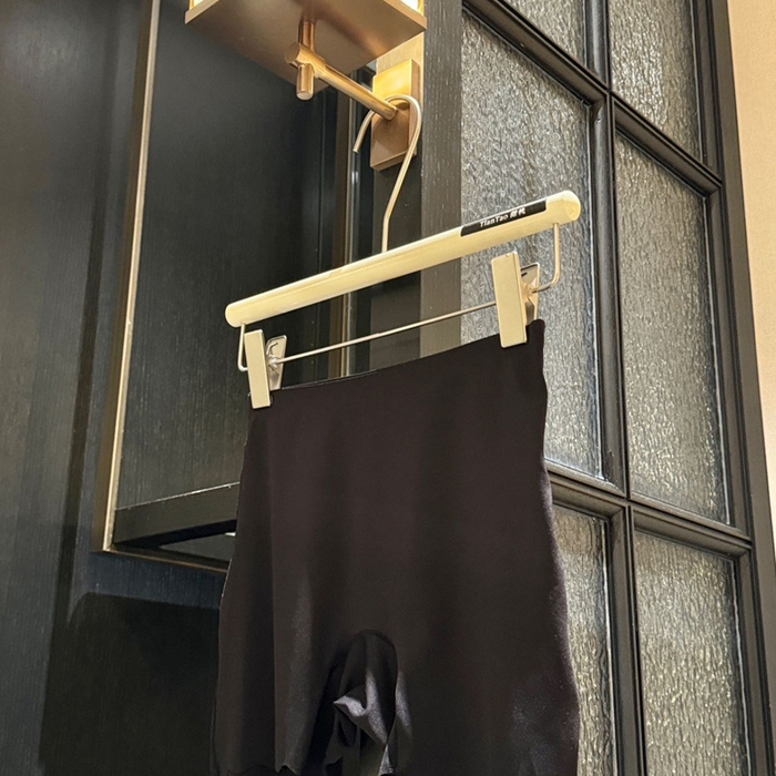 91家纺网 家纺一手货源 找家纺 妍景家居生活馆 2025新款亲肤舒适溶肌粉底液温感蛋白安全裤 绅士黑