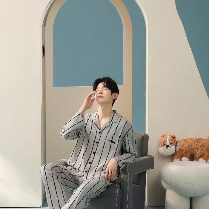 91家纺网 家纺一手货源 找家纺 （总）妍景家居生活馆 2025新款亲肤舒适新疆棉 竖条小黑狗套装