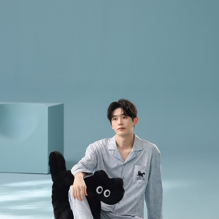 91家纺网 家纺一手货源 找家纺 （总）妍景家居生活馆 2025新款亲肤舒适新疆棉 线条狗狗套装蓝