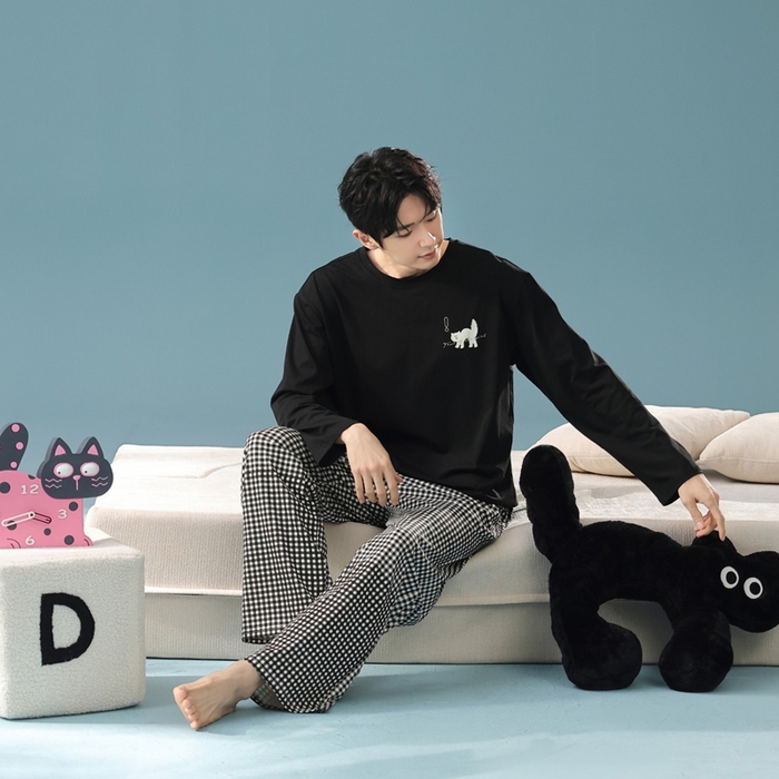 91家纺网 家纺一手货源 找家纺 （总）妍景家居生活馆 2025新款亲肤舒适新疆棉-格子款猫咪圆领套装