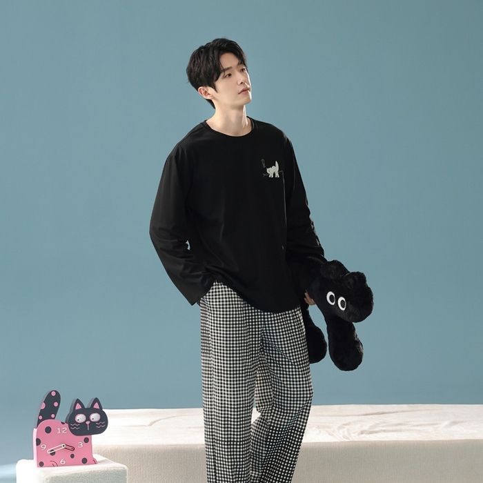 91家纺网 家纺一手货源 找家纺 （总）妍景家居生活馆 2025新款亲肤舒适新疆棉-格子款猫咪圆领套装