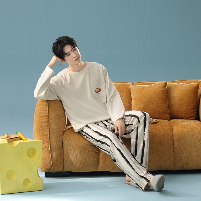 91家纺网 家纺一手货源 找家纺 （总）妍景家居生活馆 2025新款亲肤舒适新疆棉-条纹圆领早餐套装