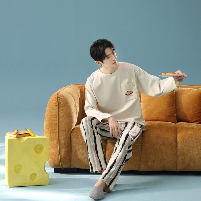 91家纺网 家纺一手货源 找家纺 （总）妍景家居生活馆 2025新款亲肤舒适新疆棉-条纹圆领早餐套装