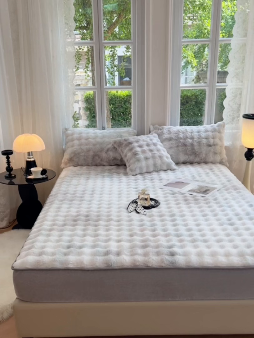 91家纺网 家纺一手货源 找家纺 梦舒羽 2025新款兔毛绒水晶绒床垫保护套牛奶绒床垫套单品床笠单件床笠 兔毛绒泡泡-梦幻浅灰