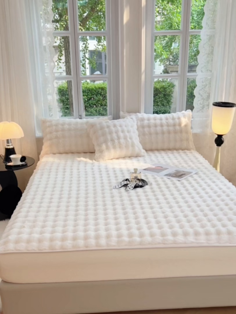 91家纺网 家纺一手货源 找家纺 梦舒羽 2025新款兔毛绒水晶绒床垫保护套牛奶绒床垫套单品床笠单件床笠 兔毛绒泡泡-晨曦白