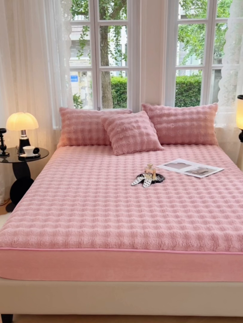 91家纺网 家纺一手货源 找家纺 梦舒羽 2025新款兔毛绒水晶绒床垫保护套牛奶绒床垫套单品床笠单件床笠 兔毛绒泡泡-云梦粉