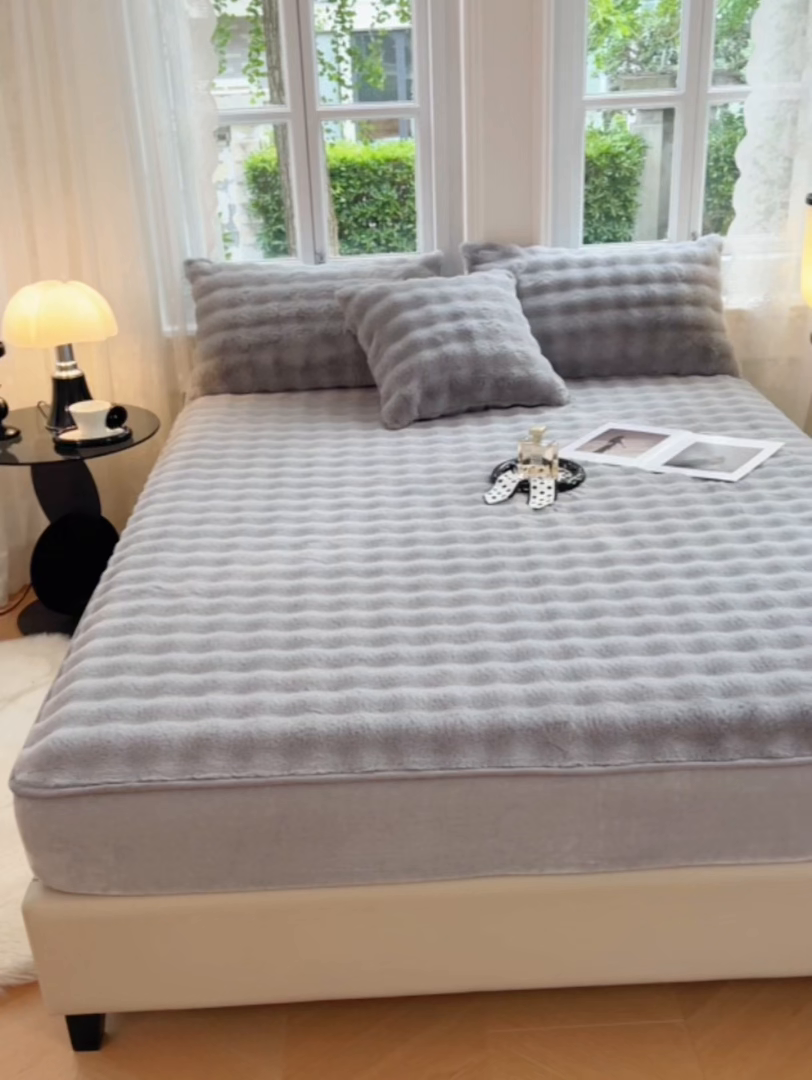 91家纺网 家纺一手货源 找家纺 梦舒羽 2025新款兔毛绒水晶绒床垫保护套牛奶绒床垫套单品床笠单件床笠 兔毛绒泡泡-烟雨灰