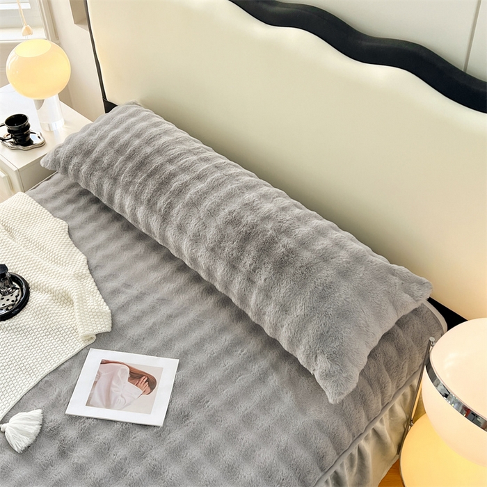 91家纺网 家纺一手货源 找家纺 梦舒羽 2025新款兔毛绒双人枕套牛奶绒加长情侣枕芯套雪花绒枕头套 兔毛绒泡泡-烟雨灰