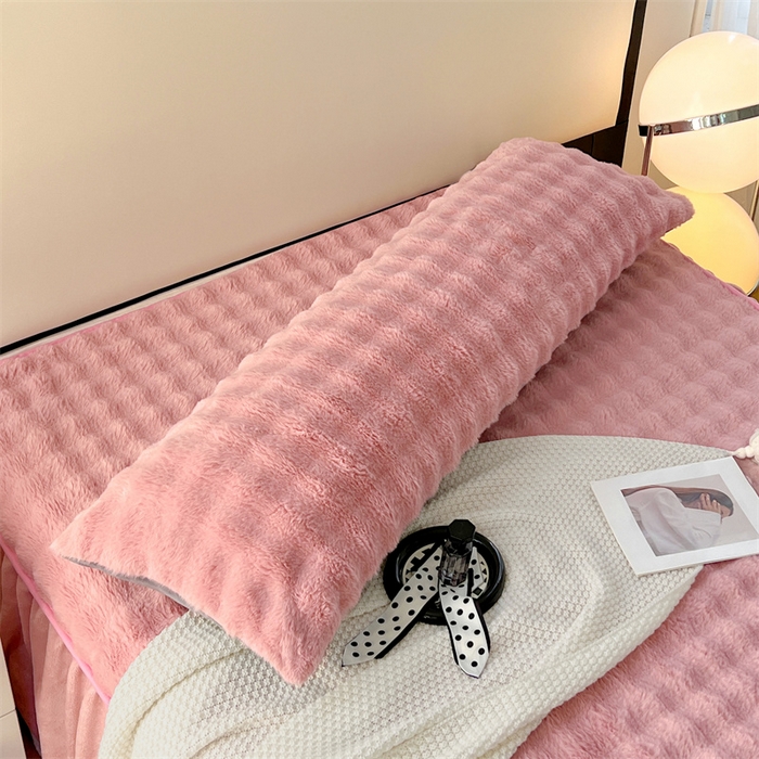 91家纺网 家纺一手货源 找家纺 梦舒羽 2025新款兔毛绒双人枕套牛奶绒加长情侣枕芯套雪花绒枕头套 兔毛绒泡泡-云梦粉