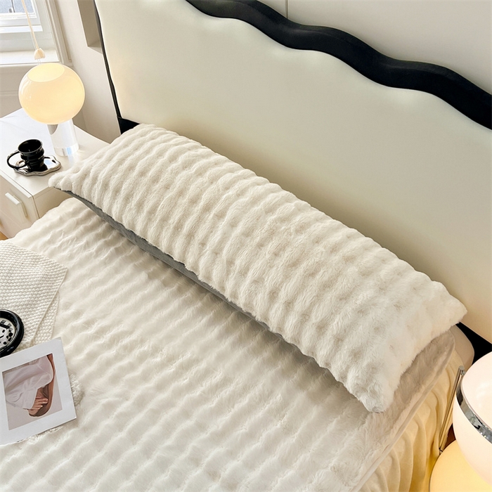 91家纺网 家纺一手货源 找家纺 梦舒羽 2025新款兔毛绒双人枕套牛奶绒加长情侣枕芯套雪花绒枕头套 兔毛绒泡泡-晨曦白