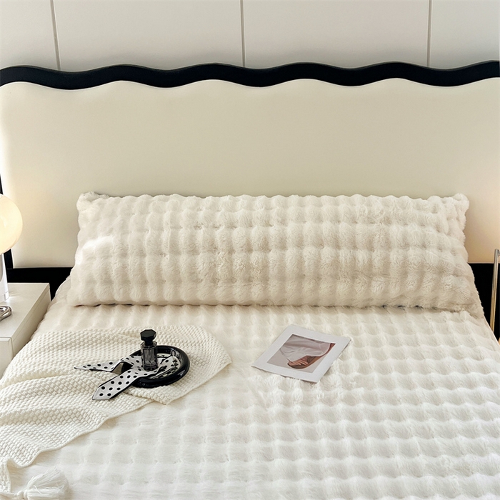 91家纺网 家纺一手货源 找家纺 梦舒羽 2025新款兔毛绒双人枕套牛奶绒加长情侣枕芯套雪花绒枕头套 兔毛绒泡泡-晨曦白