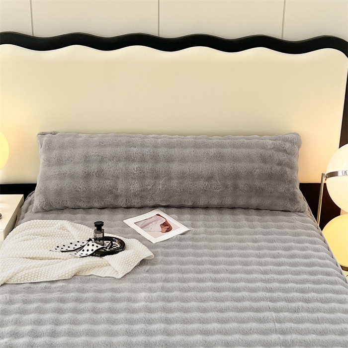 91家纺网 家纺一手货源 找家纺 梦舒羽 2025新款兔毛绒双人枕套牛奶绒加长情侣枕芯套雪花绒枕头套 兔毛绒泡泡-烟雨灰