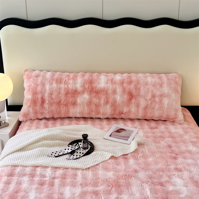 91家纺网 家纺一手货源 找家纺 梦舒羽 2025新款兔毛绒双人枕套牛奶绒加长情侣枕芯套雪花绒枕头套 兔毛绒泡泡-梦幻樱粉