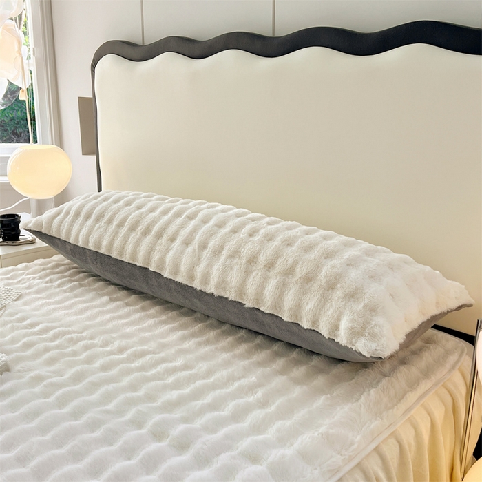 91家纺网 家纺一手货源 找家纺 梦舒羽 2025新款兔毛绒双人枕套牛奶绒加长情侣枕芯套雪花绒枕头套 兔毛绒泡泡-晨曦白