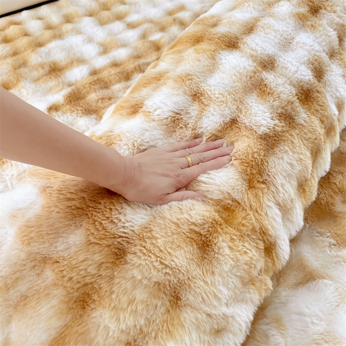 91家纺网 家纺一手货源 找家纺 梦舒羽 2025新款兔毛绒双人枕套牛奶绒加长情侣枕芯套雪花绒枕头套 兔毛绒泡泡-梦幻奶咖