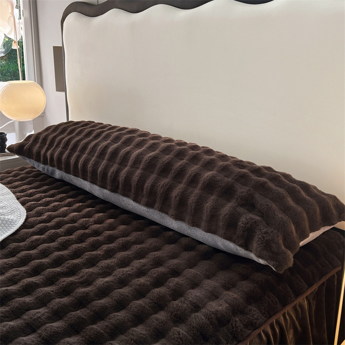 91家纺网 家纺一手货源 找家纺 梦舒羽 2025新款兔毛绒双人枕套牛奶绒加长情侣枕芯套雪花绒枕头套 兔毛绒泡泡-咖啡色