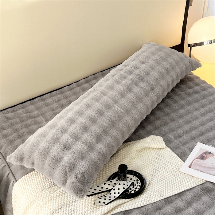 91家纺网 家纺一手货源 找家纺 梦舒羽 2025新款兔毛绒双人枕套牛奶绒加长情侣枕芯套雪花绒枕头套 兔毛绒泡泡-烟雨灰