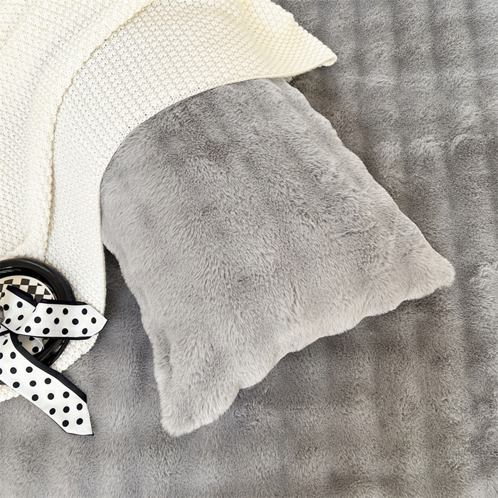 91家纺网 家纺一手货源 找家纺 梦舒羽 2025新款兔毛绒双人枕套牛奶绒加长情侣枕芯套雪花绒枕头套 兔毛绒泡泡-烟雨灰