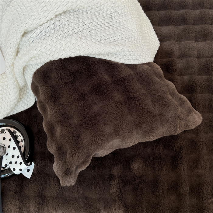 91家纺网 家纺一手货源 找家纺 梦舒羽 2025新款兔毛绒双人枕套牛奶绒加长情侣枕芯套雪花绒枕头套 兔毛绒泡泡-咖啡色