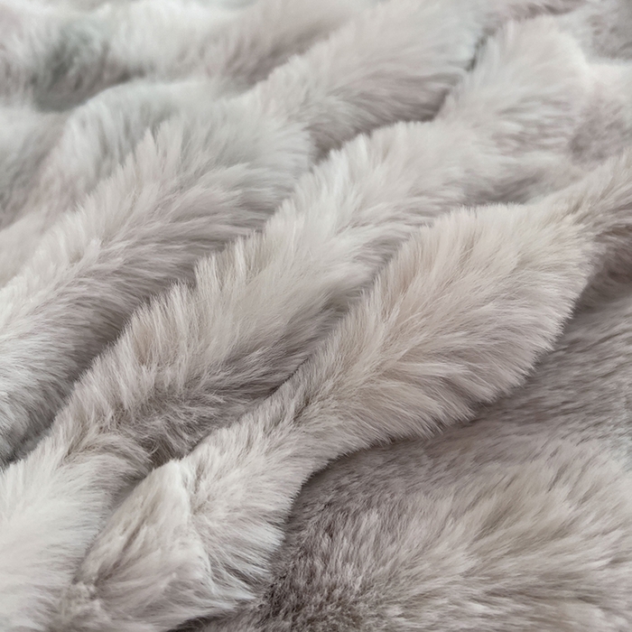 91家纺网 家纺一手货源 找家纺 梦舒羽 2025新款兔毛绒水晶绒床垫保护罩牛奶绒床垫床单罩单件床裙单品床裙 兔毛绒泡泡-梦幻浅灰