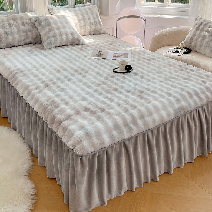 91家纺网 家纺一手货源 找家纺 梦舒羽 2025新款兔毛绒水晶绒床垫保护罩牛奶绒床垫床单罩单件床裙单品床裙 兔毛绒泡泡-梦幻浅灰