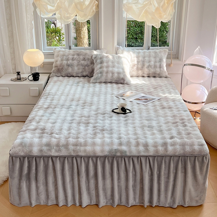 91家纺网 家纺一手货源 找家纺 梦舒羽 2025新款兔毛绒水晶绒床垫保护罩牛奶绒床垫床单罩单件床裙单品床裙 兔毛绒泡泡-梦幻浅灰