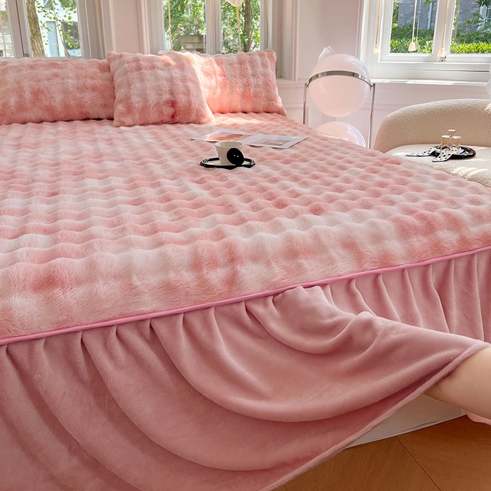 91家纺网 家纺一手货源 找家纺 梦舒羽 2025新款兔毛绒水晶绒床垫保护罩牛奶绒床垫床单罩单件床裙单品床裙 兔毛绒泡泡-梦幻樱粉